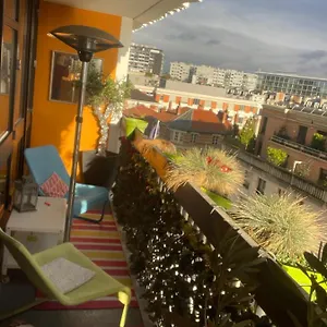 A L'ombre De La Tour Eiffel Au Bord De La Seine Séjour chez l'habitant Paris
